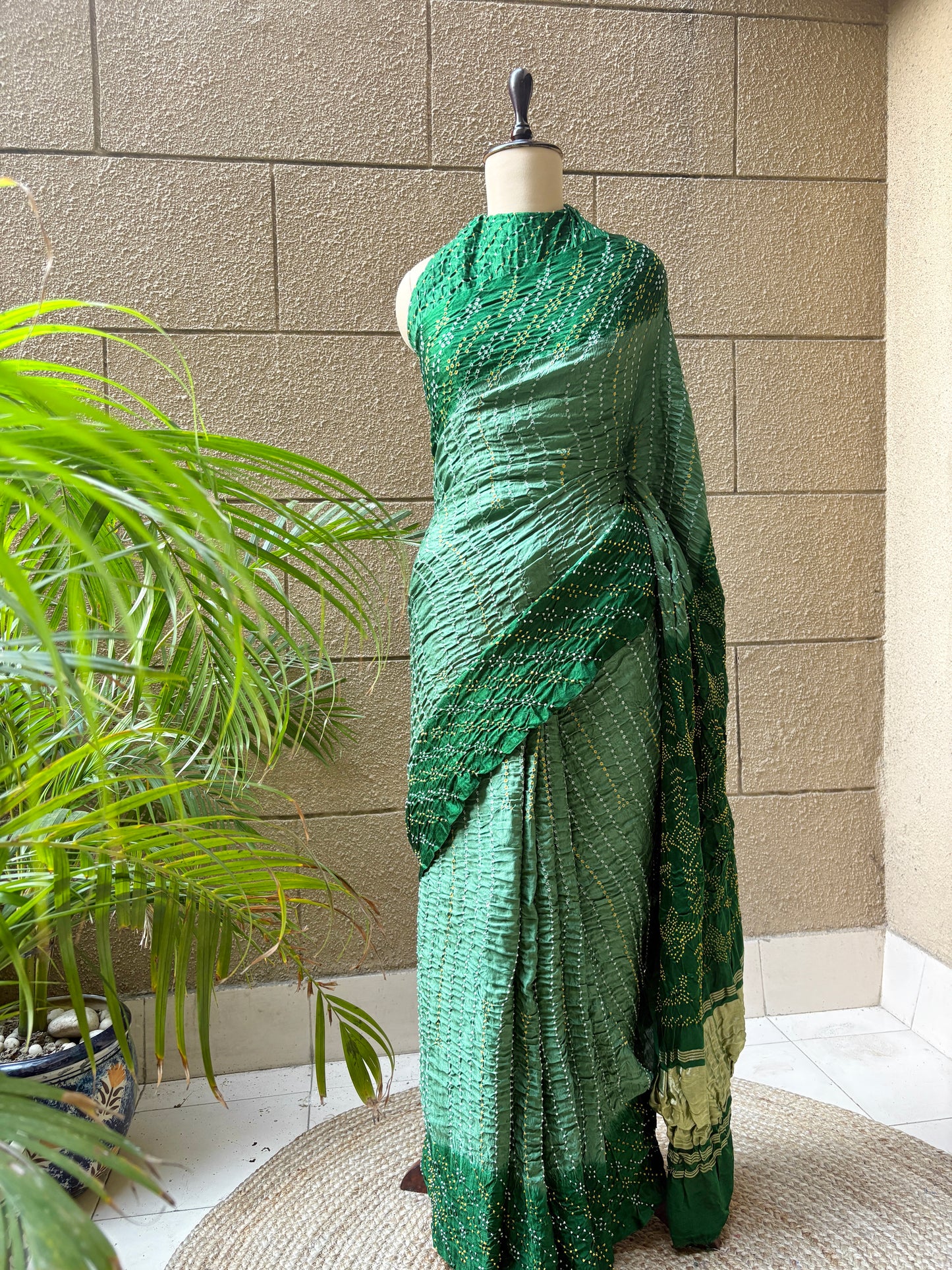 Gajji Ombre Green Rai Dana Bandhej Saree