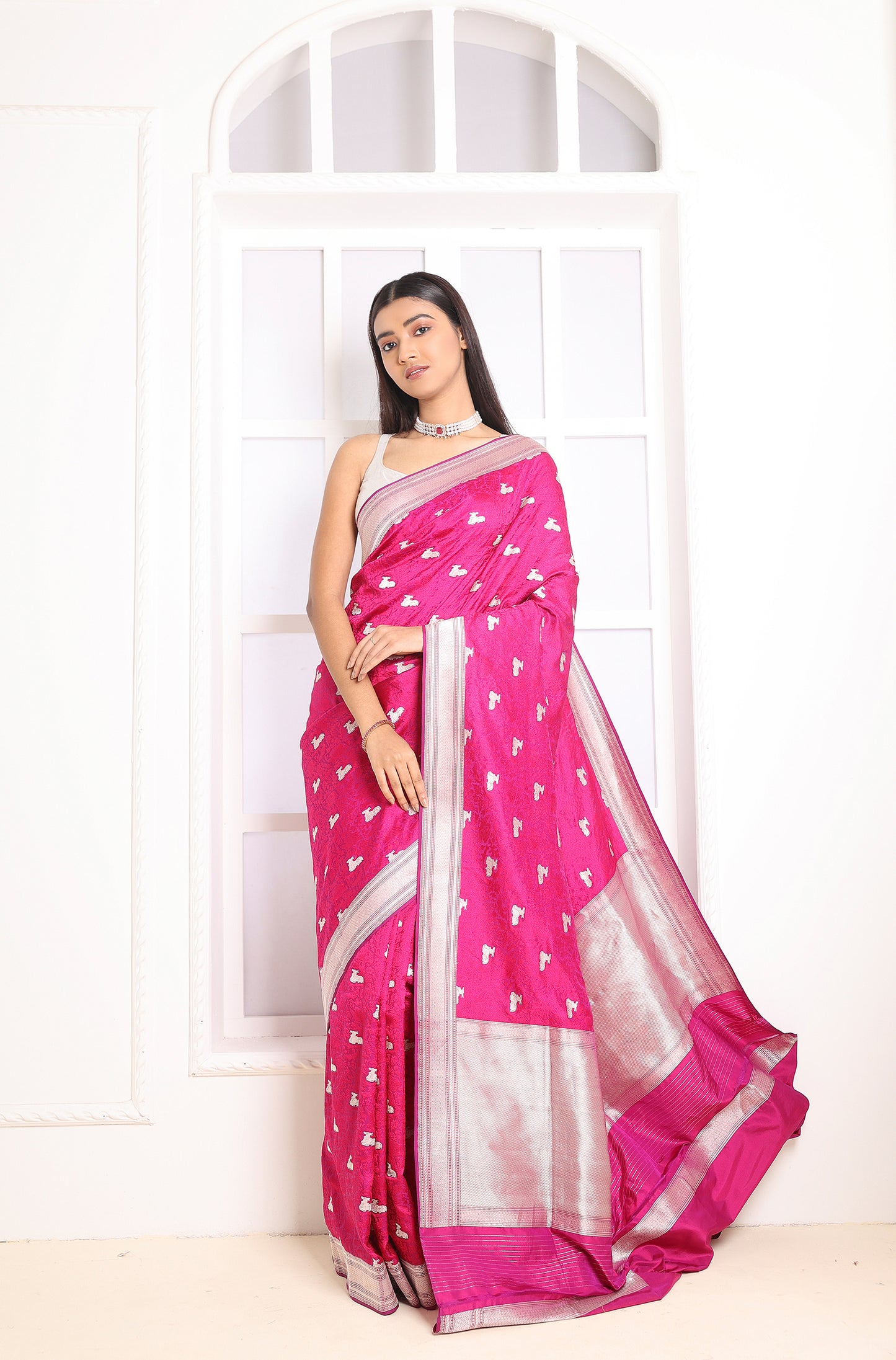 Shikargah Resham Zari Saree (Jamni)